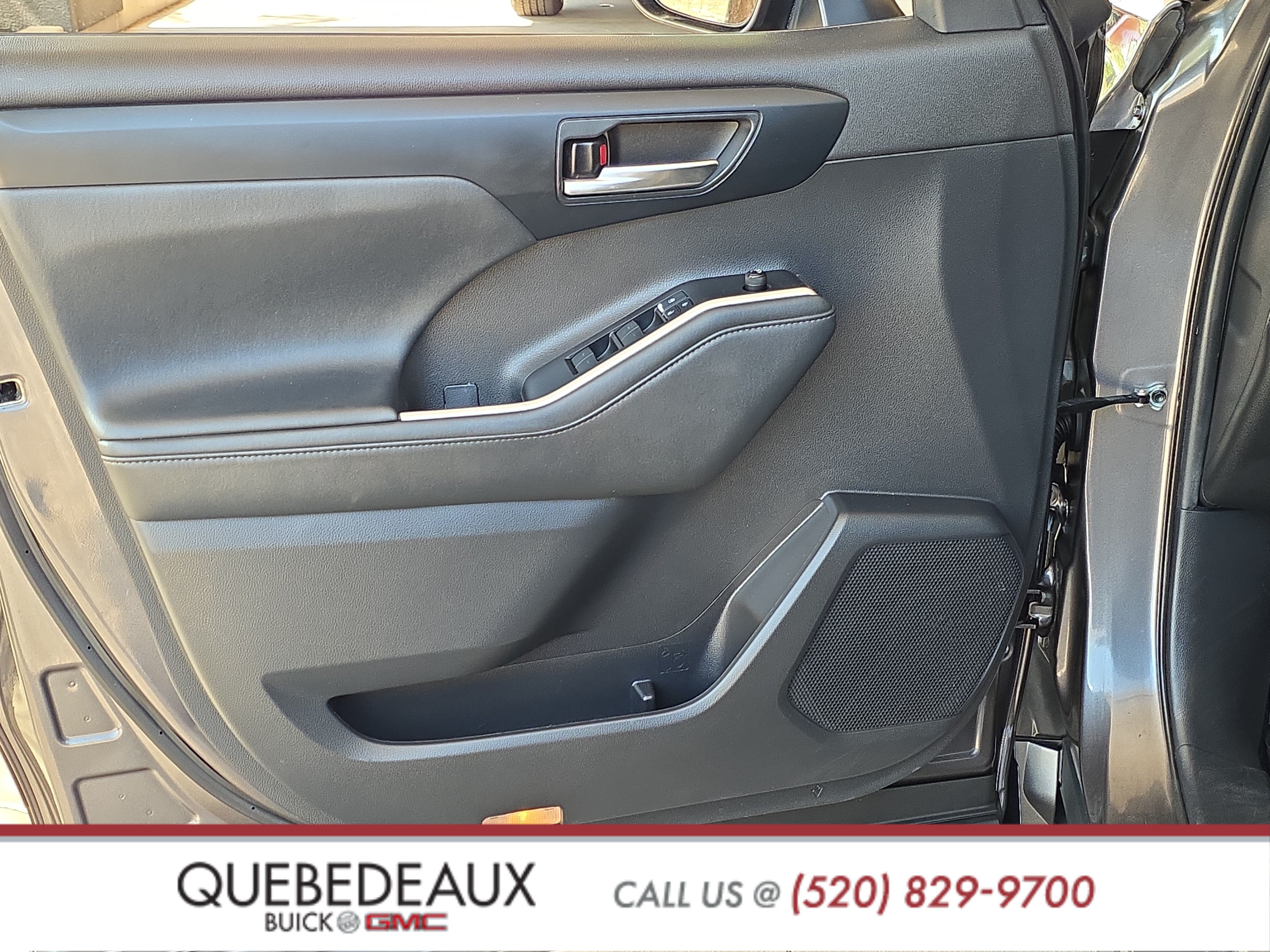 Used 2021 Toyota Highlander XSE FWD image 9