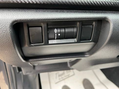 Used 2024 Subaru Crosstrek 2.0i Premium image 31