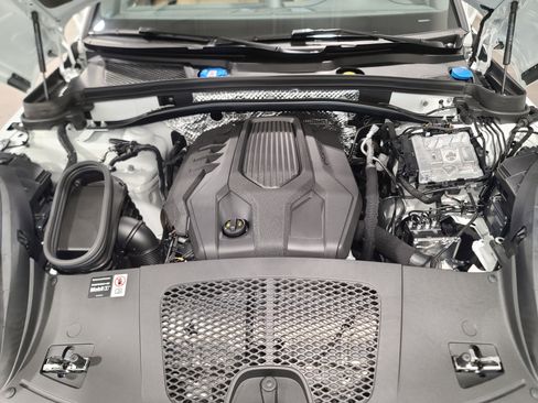 New 2026 Porsche Macan image 30