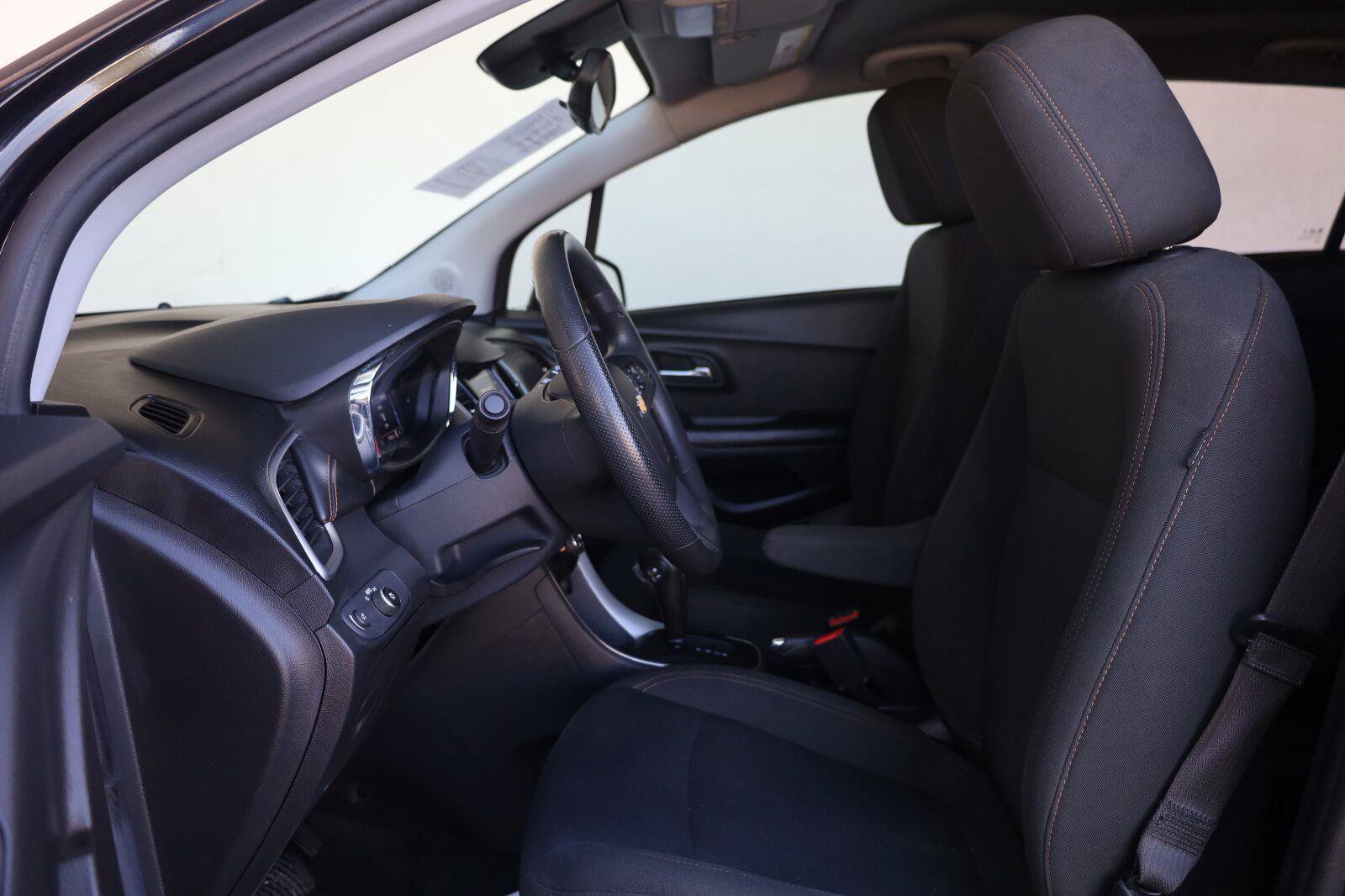 Used 2021 Chevrolet Trax LS w/ Tint and Cruise Package FWD image 17