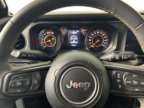 Used 2024 Jeep Wrangler Willys image 12