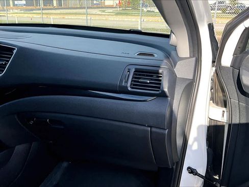 Used 2020 Honda Pilot Touring image 17