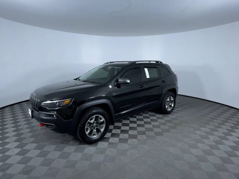 Used 2019 Jeep Cherokee Trailhawk w/ Cold Weather Group AWD/4WD image 4