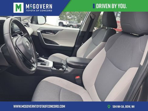 Used 2019 Toyota RAV4 XLE w/ Convenience Package AWD/4WD image 13
