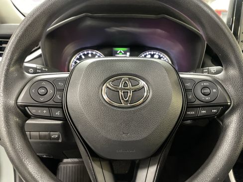 Certified 2022 Toyota RAV4 XLE w/ Convenience Package image 18