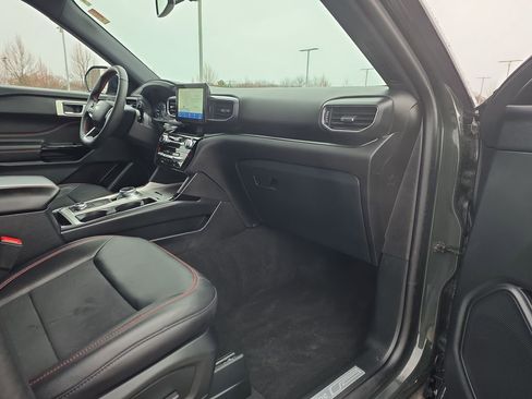 Used 2024 Ford Explorer ST-Line w/ Class IV Trailer Tow Package image 15