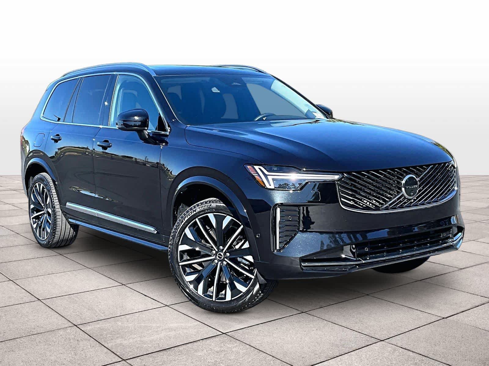 Used 2026 Volvo XC90 B5 Plus w/ Protection Package AWD/4WD image 2
