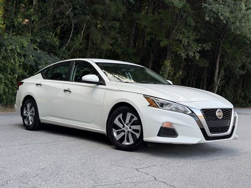 Used 2019 Nissan Altima 2.5 S FWD image 6