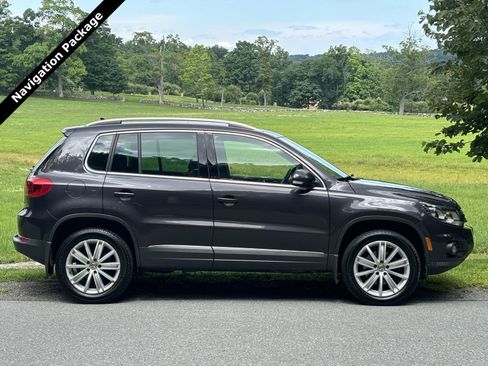 Used 2016 Volkswagen Tiguan SE AWD/4WD image 2
