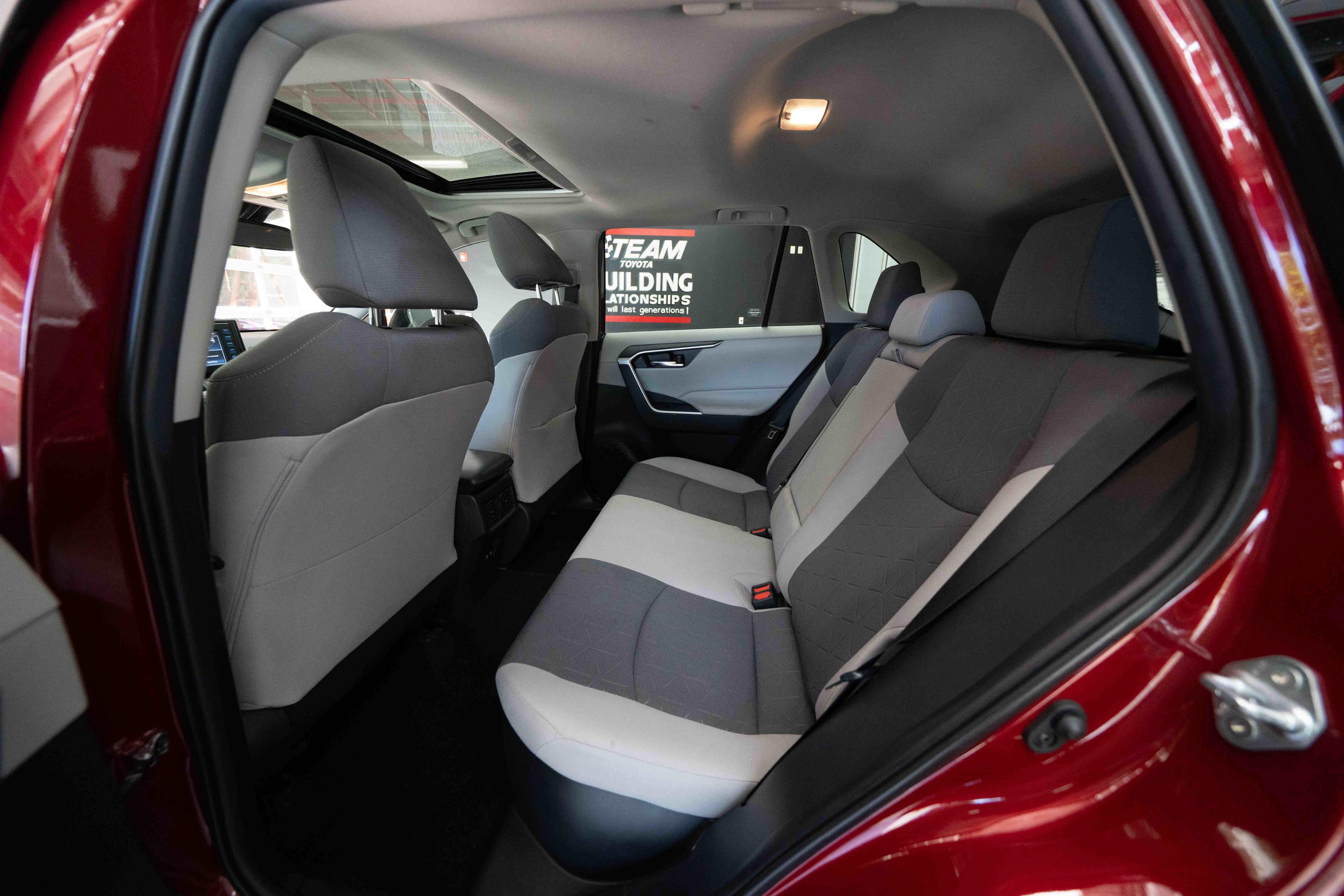 Certified 2020 Toyota RAV4 XLE w/ Convenience Package AWD/4WD image 24