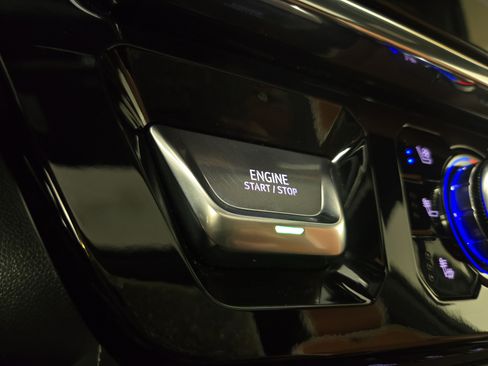 Certified 2025 GMC Sierra 3500 Denali Ultimate AWD/4WD image 29