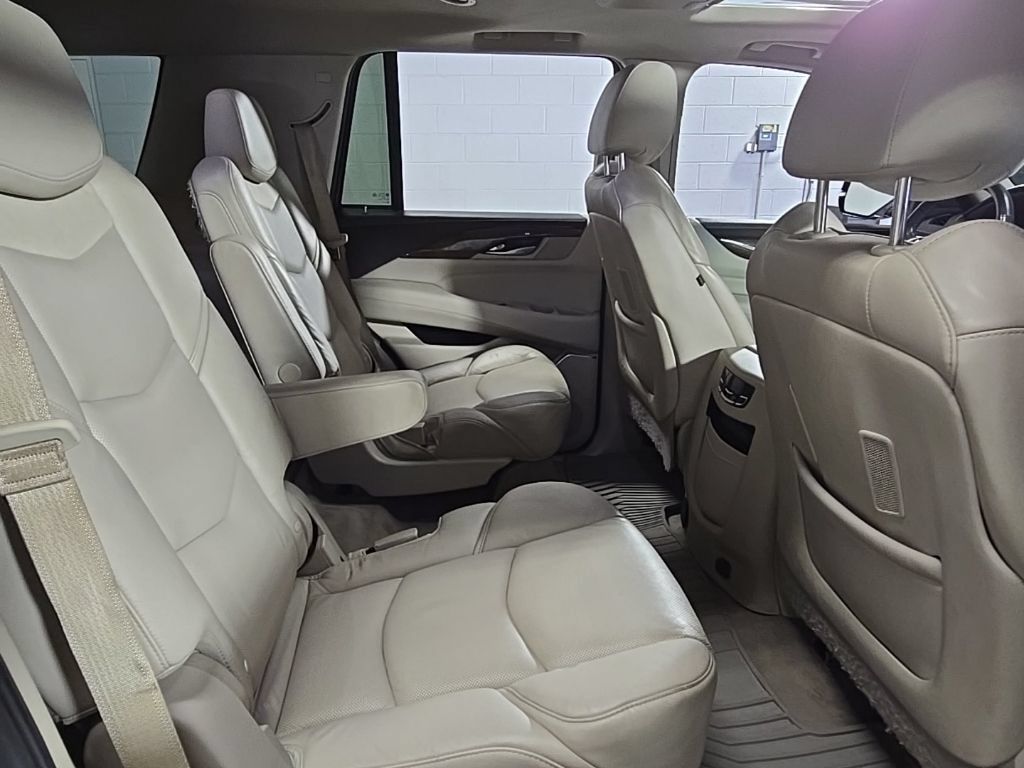 Used 2019 Cadillac Escalade Premium Luxury AWD/4WD image 36