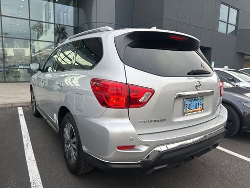 Used 2019 Nissan Pathfinder SV image 6