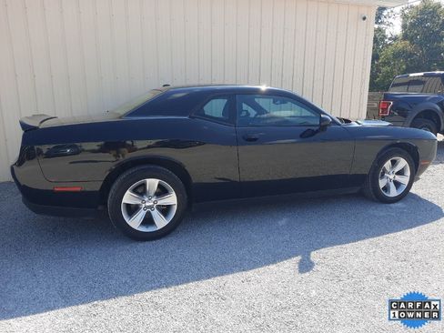 Used 2023 Dodge Challenger SXT image 8