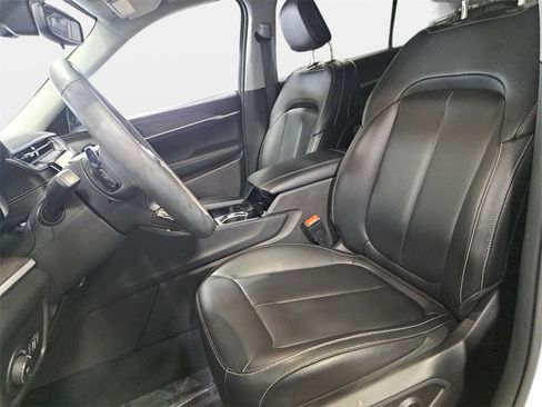 Certified 2023 Jeep Grand Cherokee L Limited w/ Black Appearance Package image 18