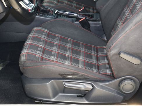 Used 2015 Volkswagen GTI S FWD image 11
