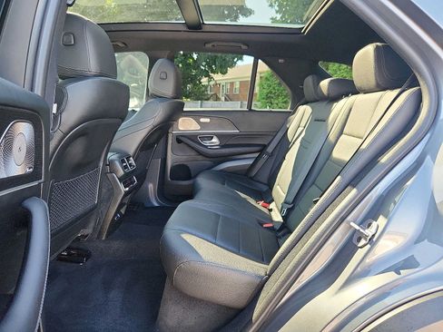 Used 2025 Mercedes-Benz GLE 450e 4MATIC image 10