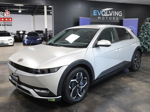 Used 2023 Hyundai Ioniq 5 SEL image 1