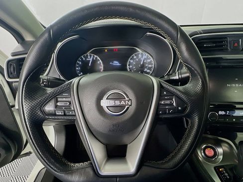 Used 2023 Nissan Maxima SV w/ Floor Mat Group FWD image 11