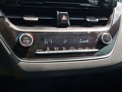 Used 2021 Toyota Corolla LE FWD image 14