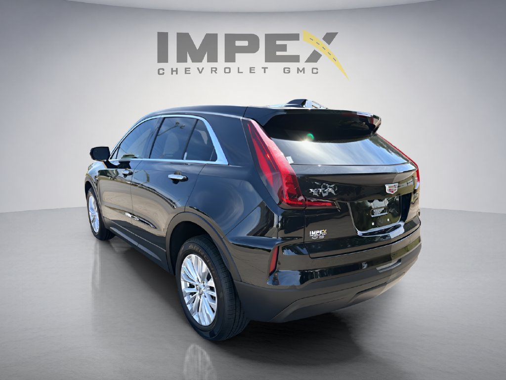Used 2024 Cadillac XT4 Luxury FWD image 3