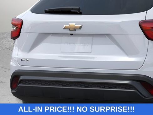 New 2026 Chevrolet Trax LS w/ LS Convenience Package FWD image 24