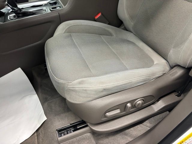 Used 2019 Chevrolet Traverse LT FWD image 19