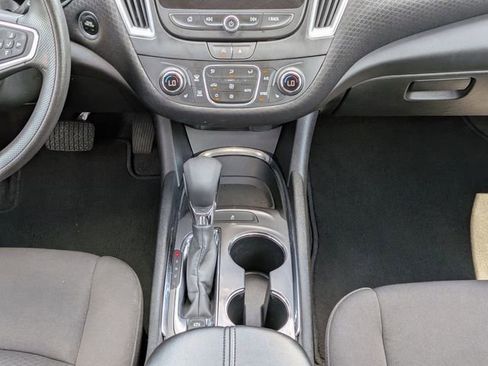 Used 2023 Chevrolet Malibu LT FWD image 17