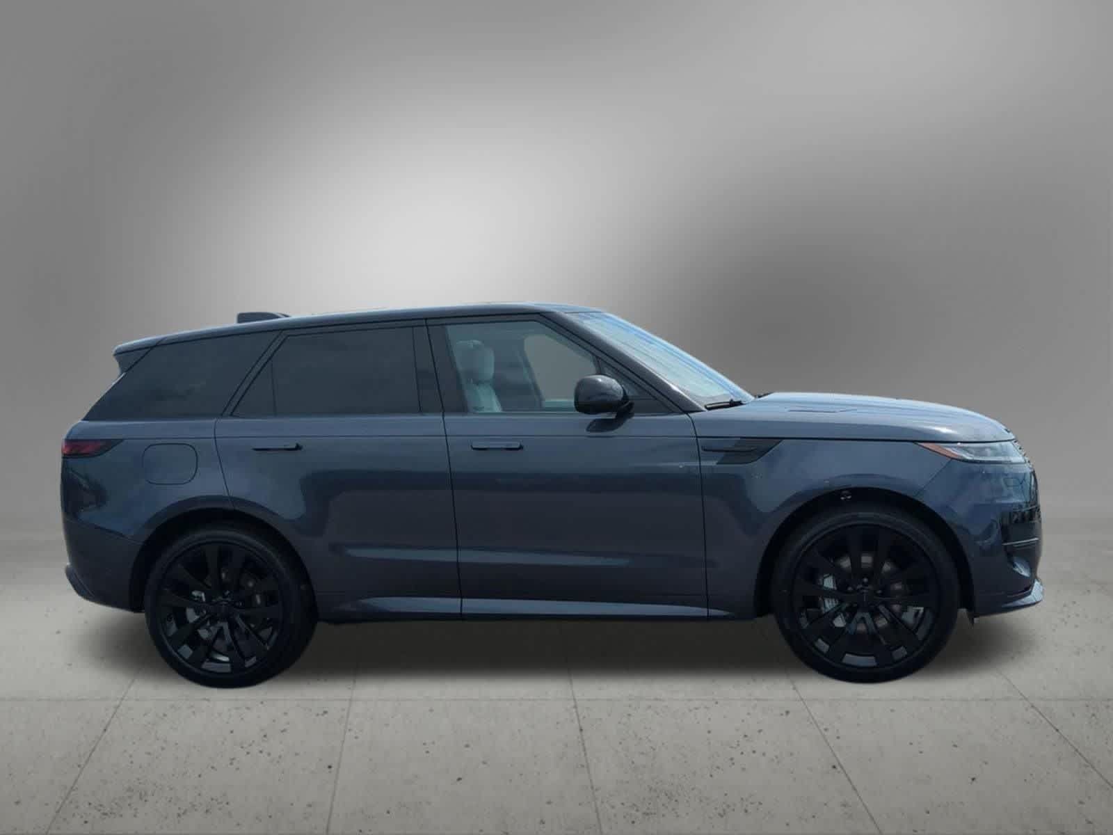 New 2027 Land Rover Range Rover Sport Dynamic SE AWD/4WD image 7