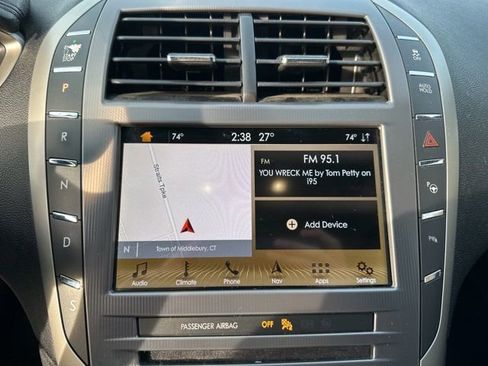 Used 2019 Lincoln MKZ Reserve image 26