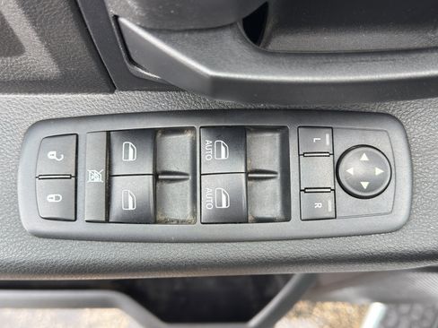 Used 2017 RAM 3500 Tradesman w/ Chrome Appearance Group image 13