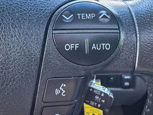 Used 2011 Toyota Sequoia Platinum image 20