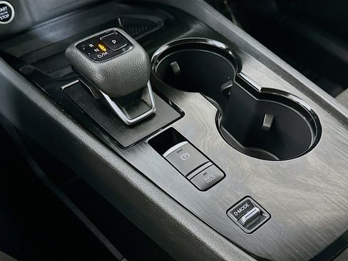 Used 2023 Nissan Rogue SV image 16