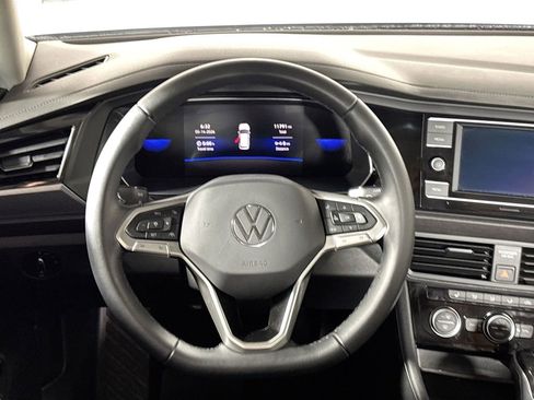 Certified 2023 Volkswagen Jetta SE w/ Panoramic Sunroof Package FWD image 13