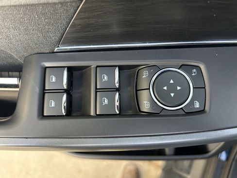 Used 2024 Ford F150 Lightning Lariat image 53