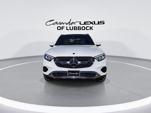 Used 2025 Mercedes-Benz GLC 300 4MATIC image 3