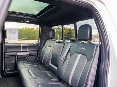 Certified 2018 Ford F150 Platinum w/ Equipment Group 701A Luxury image 21