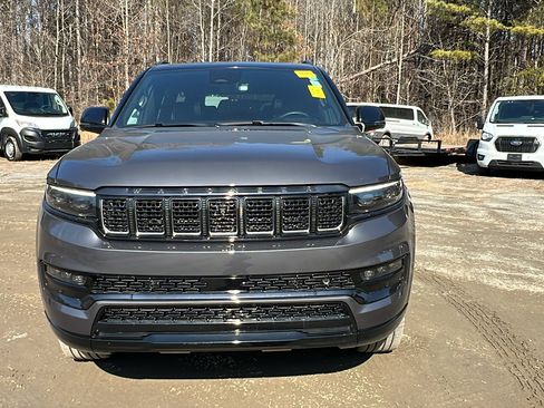 Used 2025 Jeep Grand Wagoneer L Series III w/ Rear Seat Video Group 1 image 3