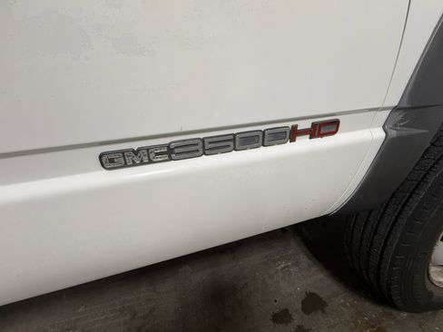 Used 1999 GMC Sierra 3500 2WD Regular Cab HD image 8