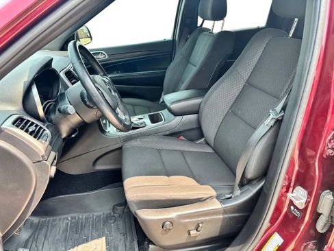Used 2021 Jeep Grand Cherokee Laredo AWD/4WD image 21