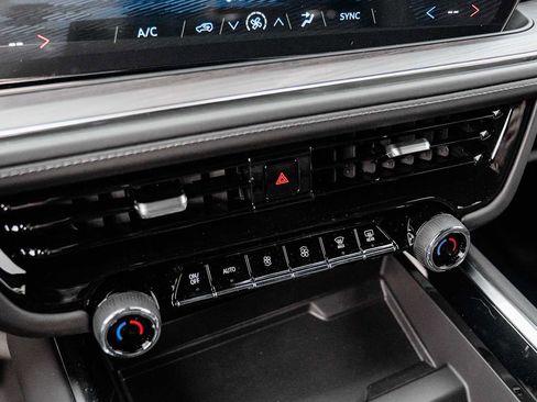 New 2026 Chevrolet Suburban LS image 33