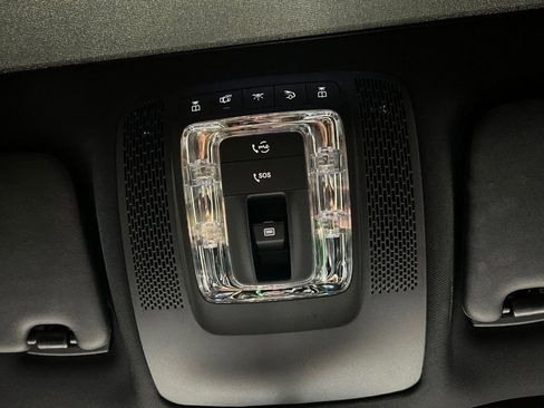 Used 2022 Mercedes-Benz EQB 300 4MATIC image 37