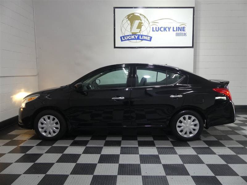 Used 2019 Nissan Versa SV FWD image 7