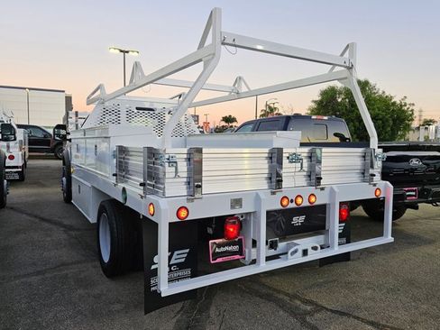 New 2025 Ford F450 XL w/ XL Chrome Package RWD image 7