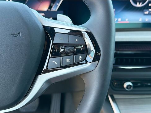 Used 2025 BMW 330i Sedan image 39