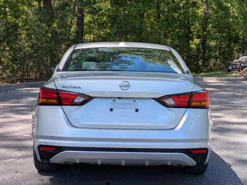Used 2025 Nissan Altima 2.5 SV image 7
