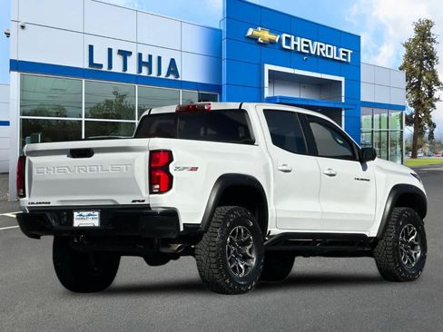 Used 2025 Chevrolet Colorado ZR2 w/ Technology Package AWD/4WD image 2
