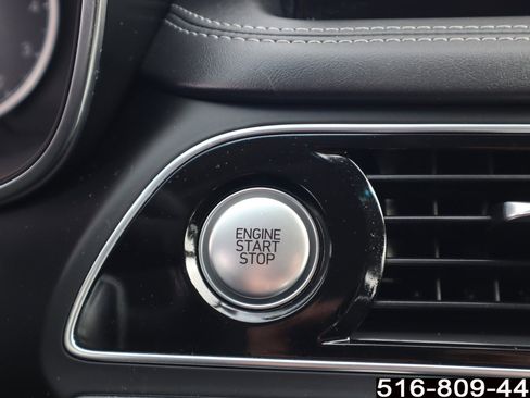 Used 2022 Genesis G70 2.0T image 21