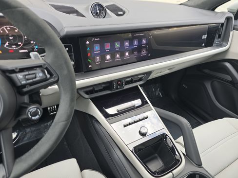 New 2026 Porsche Cayenne GTS image 20