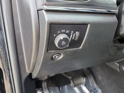 Used 2020 Jeep Grand Cherokee Limited image 12